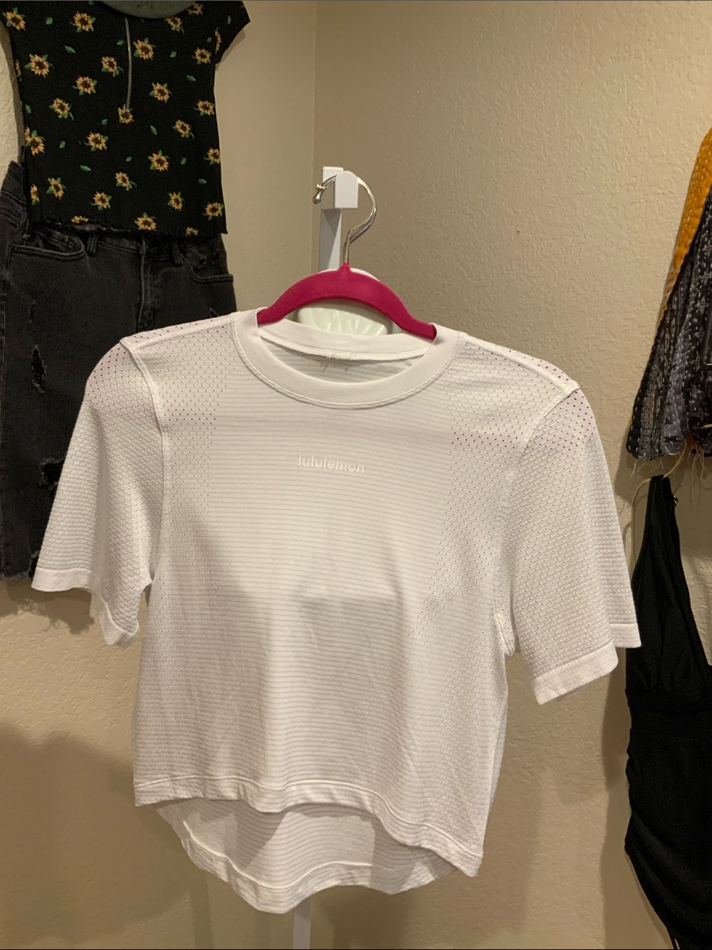 Lululemon Swiftly Tech High Low Mesh Top - Picture 3 of 4